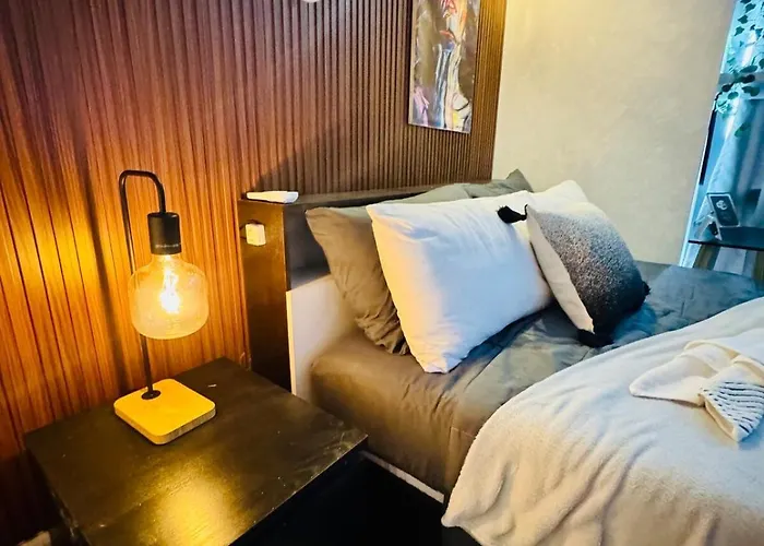 Cozy Modern Walk To Venice Grand Canal *