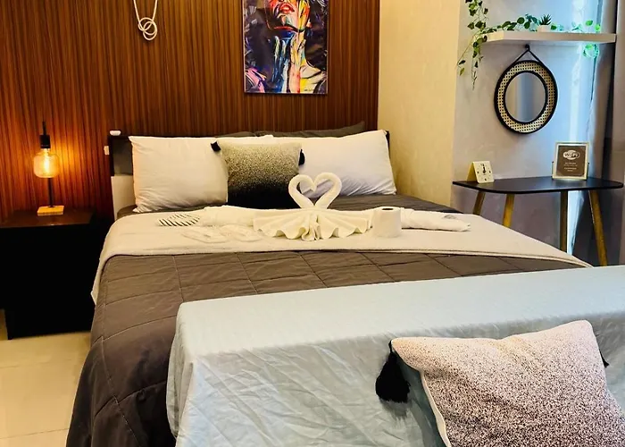 Cozy Modern Walk To Venice Grand Canal * Manila